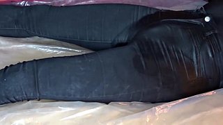Orgasm in eingepisster jeans