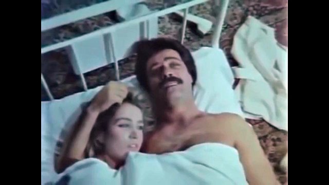 SEDA SAYAN SIKIS SEVISME PORNOSU ILK FILM EROTIK