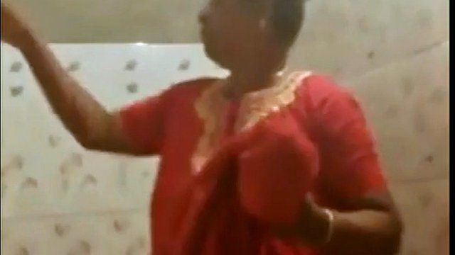Desi aunty spied washing her chubby body