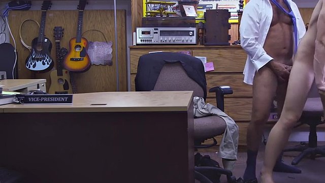 Pawnshop boss fucks muscled gay in the ass in meeting room