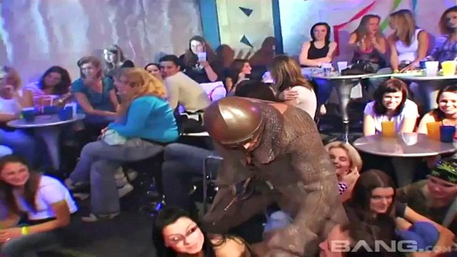 ** Nuovo ** PARTY HARDCORE 77: Grandi tette, culo grosso e porno pompini