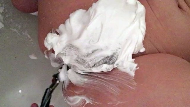 And this is how you shave a pussy