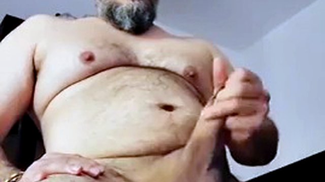 Orso nerd (unpageromas) si masturba