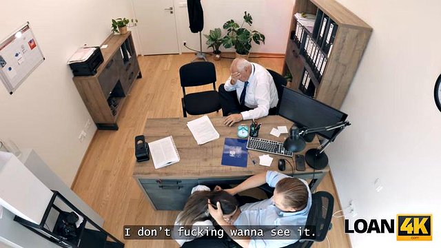 PRESTITO4K. Sesso amatoriale violento in ufficio con la sexy Mina K e un manager dei prestiti con Stanley Johnson: porno