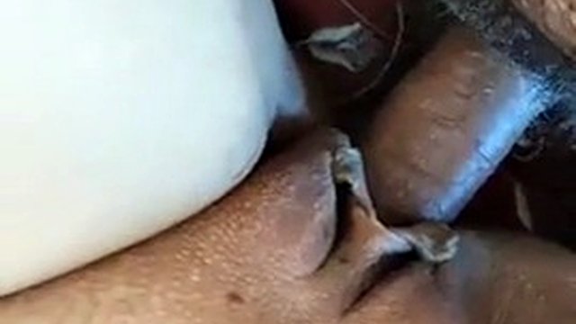 The maid has sex with the owner of the house after cleaning