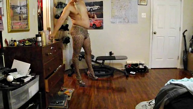Leopard legs make me want to beg
