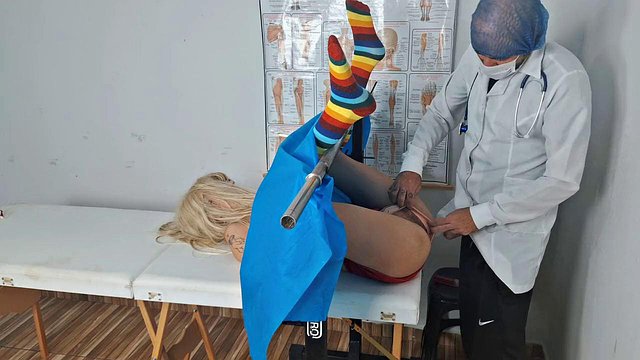 Bilgisiz Brezilyalı Jinekolog Hastayı Gizli Kamerada Sikiyor