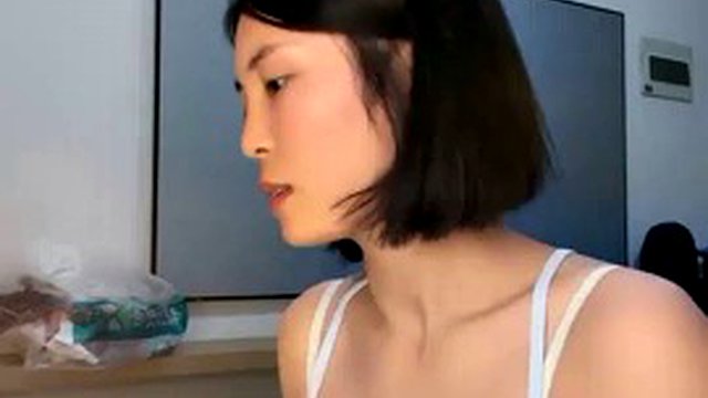 Newcomer! Sister Yu goes into the sea! So coquettish and beautiful ~ [The Rabbit Chases the Tortoise], a Chinese live broadcast of a young woman in jeans, came to the third subject, danced well, and made people instantly horny! (2)