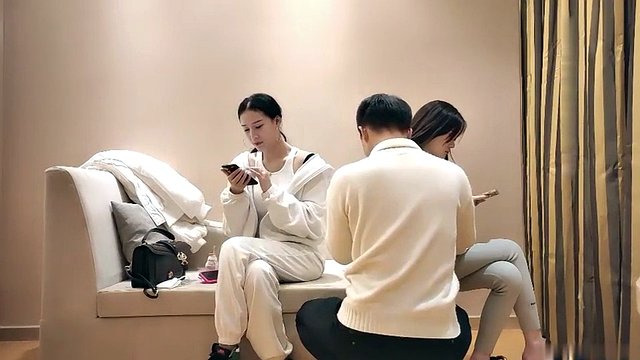 [Yidi Xunhua] Tonight, we have a two-parter. The goddess with a celebrity face, a model, and a beautiful figure work together in perfect harmony 2