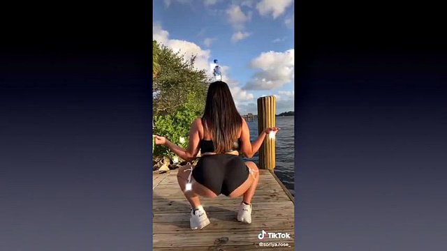 BOTTLE TWERK CHALLENGE: Big Tits, Amateur & Big Ass Porn