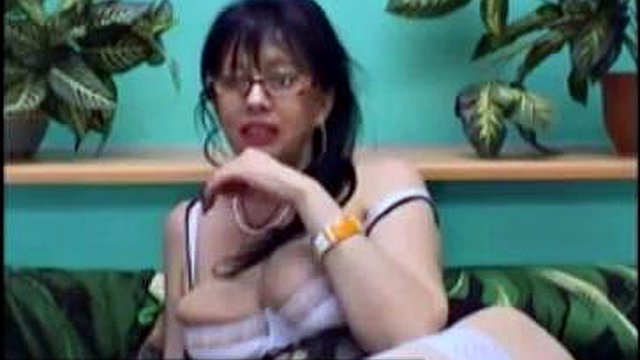 Old mature granny masturbation showoff on cam: Xhamster & Solo Porn