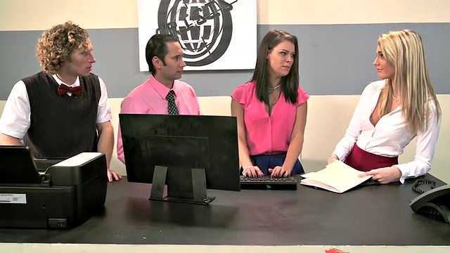 Dzhuliya enn offers a bed to fuck her man