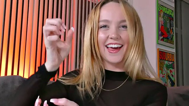 21 year old girlfriend gets her oiled cunt fucked in POV while she talks dirty