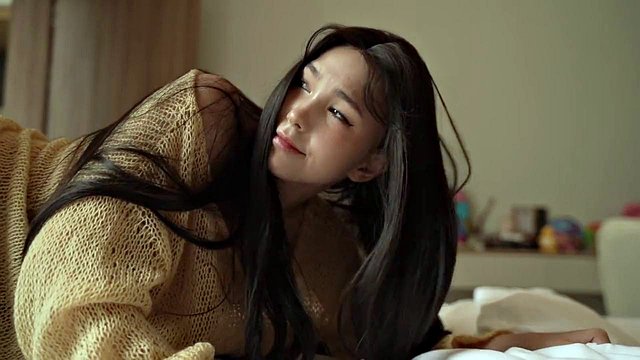 Long Haired Teen Cumshot