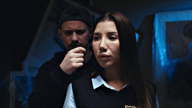Female Security Girl Tricked Into Giving Handjob - Italian Babe Layla Scarlett Time Stop Freeze Porn: Porn