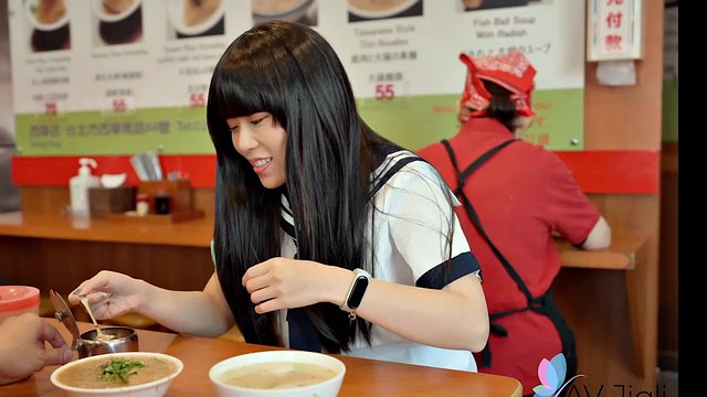 Jui Jui, a sexy girl from Taiwan, gets hit on by a stranger.
