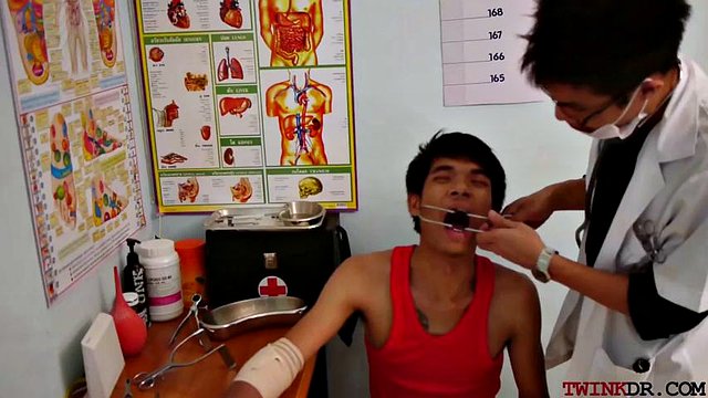 Skinny asian jock spreading legs for doc