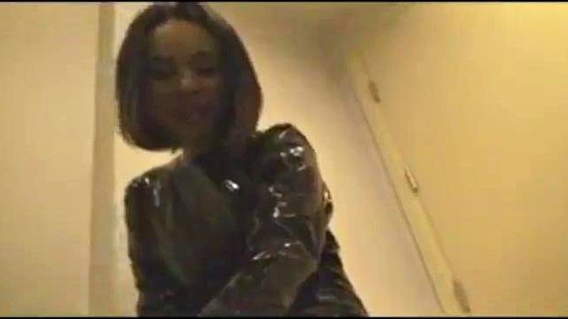 Maîtresse sexy en latex : amateur, stripchat et porno asiatique