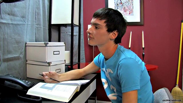 Shane Frost Fucks Twink Noah