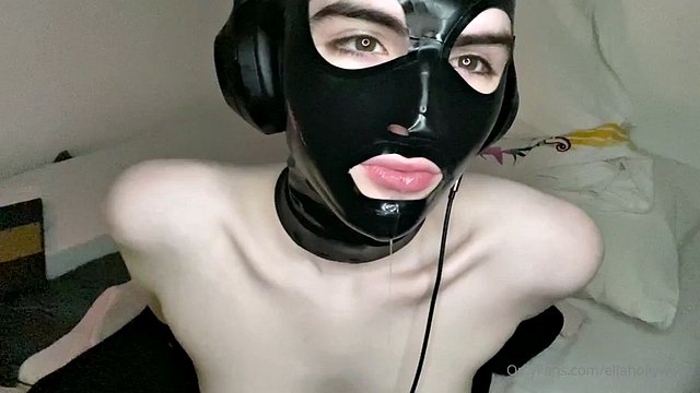SWEET - ELLA HOLLYWOOD SHAVED COCK IN BLACK LATEX BDSM