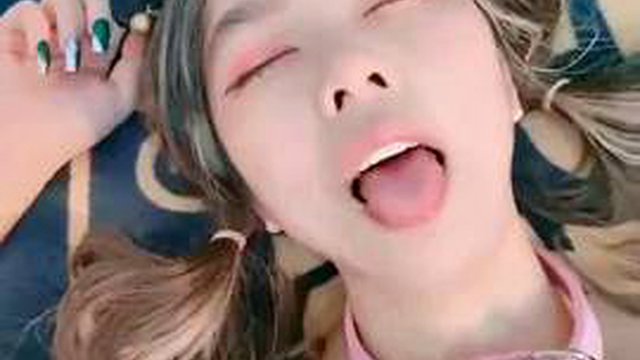 Domestic internet celebrity double ponytail anchor live broadcast