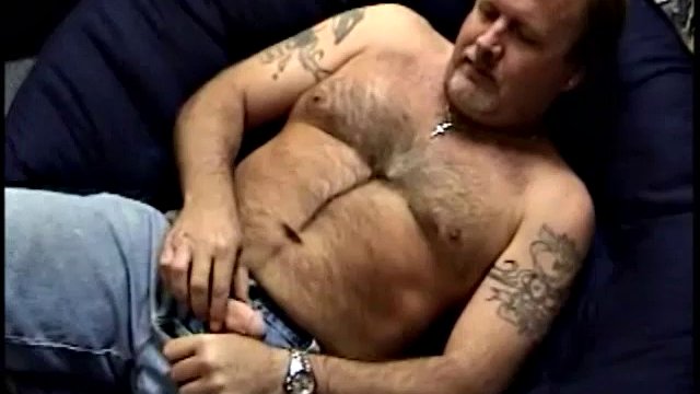 Scott is a big, hairy boy from North Georgia, who gets off by masturbating in front of the camera. He's a bit of a bottom, as can be seen from all the moans and moans we hear when he gets his ass finger fucked.