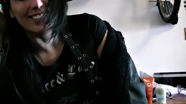 Rene fingering her pussy close up in the car