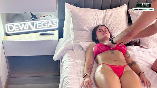 DEWAVEGAS PORN W końcu dostałem masaż „szczęśliwego zakończenia”, którego zawsze potajemnie chciałem od mojego przyrodniego brata