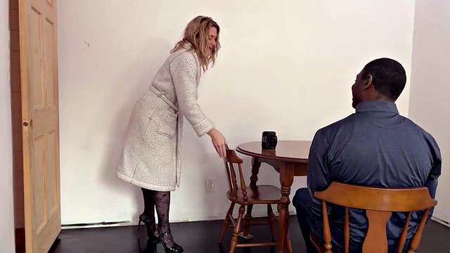 Cuckold Watches Wife Get Pounded in Amateur Sex Movie