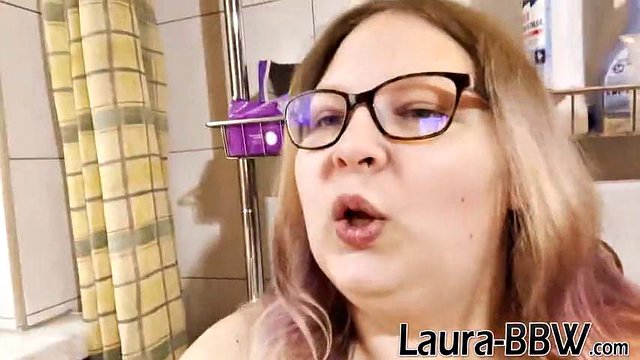 18 yo Fat teen stretches her pussy with big cucumber