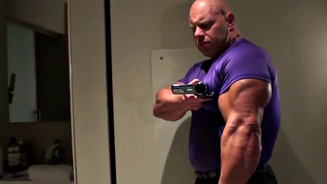 A real bodybuilder! 8