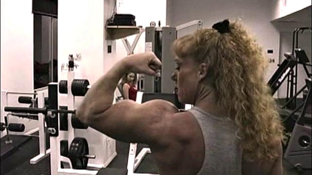 Female bodybuilder CONTROLS muscle obsessed fangirl