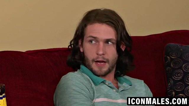 Duncan Black worships my fat dick with hungry enthusiasm ft. Tommy Defendi: Gay Porn