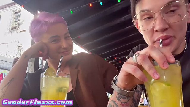 Amateur les queer spoils GF at home with fingers and tongue