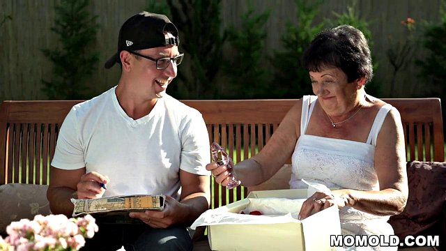 Young Courier Pounds Mature Hettie Mature