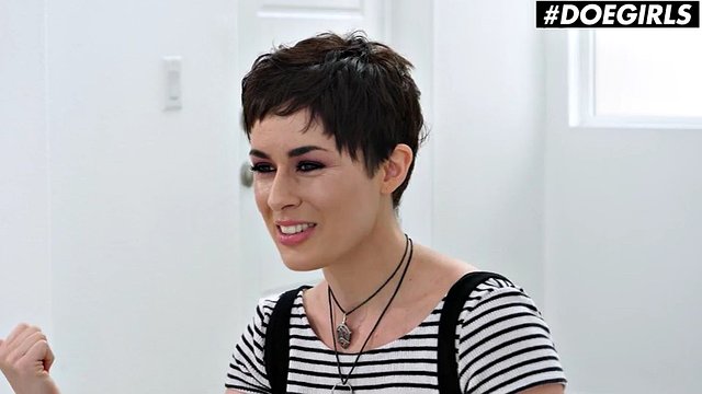 DOEGIRLS - Curvy Hairy Pussy MILF Olive Glass Reaches Orgasms With Her Vibrator