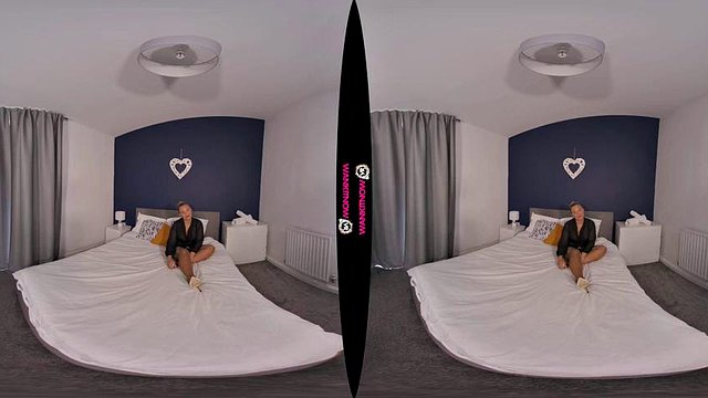 Rona: Sarışın, Sohbet ve Solo VR Pornosu