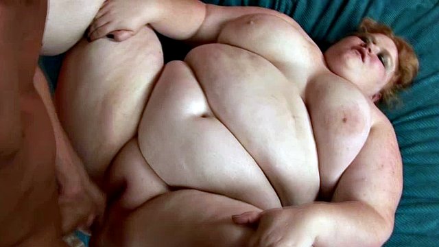 BBW Ruby Passion spreads her fat pussy