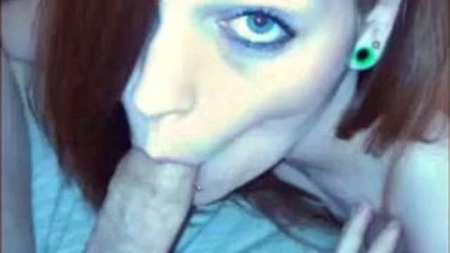 compilation di una ragazza che succhia il pene di un vecchio per un anno