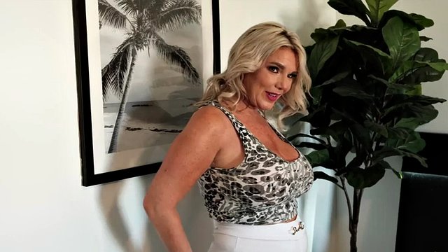 New MILF with big tits from New Zealand