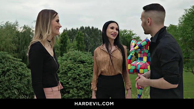 Raul Costa's Lesbian Anal Threesome with Ruby Shades, Sasha Rose and Hardcore Pounding