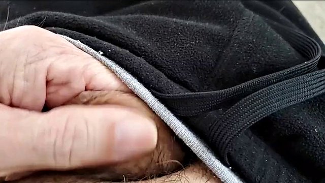 Un bell'uomo di 75 anni di SAD 9