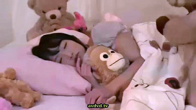 L'ours en peluche affectueux !: Teen, Babe & Cumshot Porn