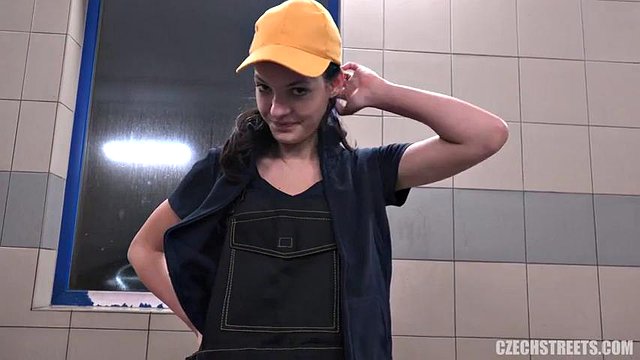 Döküm Amateus CZ - 9: Sakso, Köpek ve Kovboy Kız Pornosu