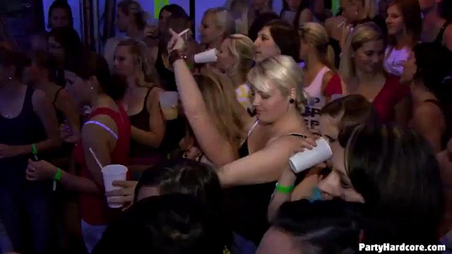 Party HardCore: Amateur, Handjob & Fansly Porn
