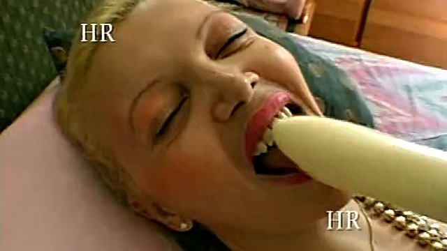 Unpublished amateur porn with housewives from the 90s #1