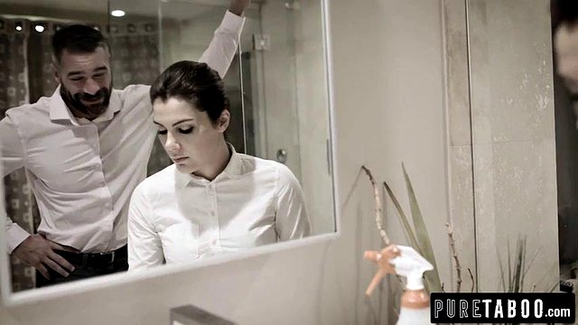 Hot Italian Maid Valentina Nappi Fucks 부유 한 집 소유자 : Puretaboo : 포르노