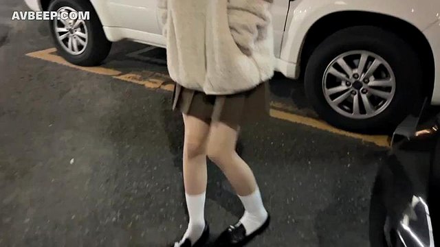 Someone comes in! Blowjob showing her bra in a public toilet, first shoot, divine uniform, delicate slender, beautiful big breasts, beautiful legs, real, super cute ● The woman is so cute like a small animal that she licks her full of saliva and licks her mouth.