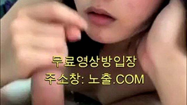 Girlfriend sucking deliciously in her own room korean Korean porn korea Korean porn