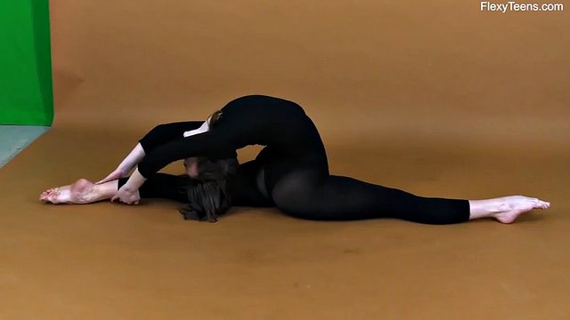 Skinny gym teen with big ass Rima Soroka